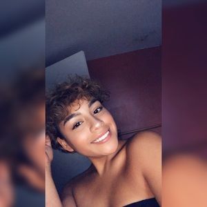 Meet your Posher, Alicia